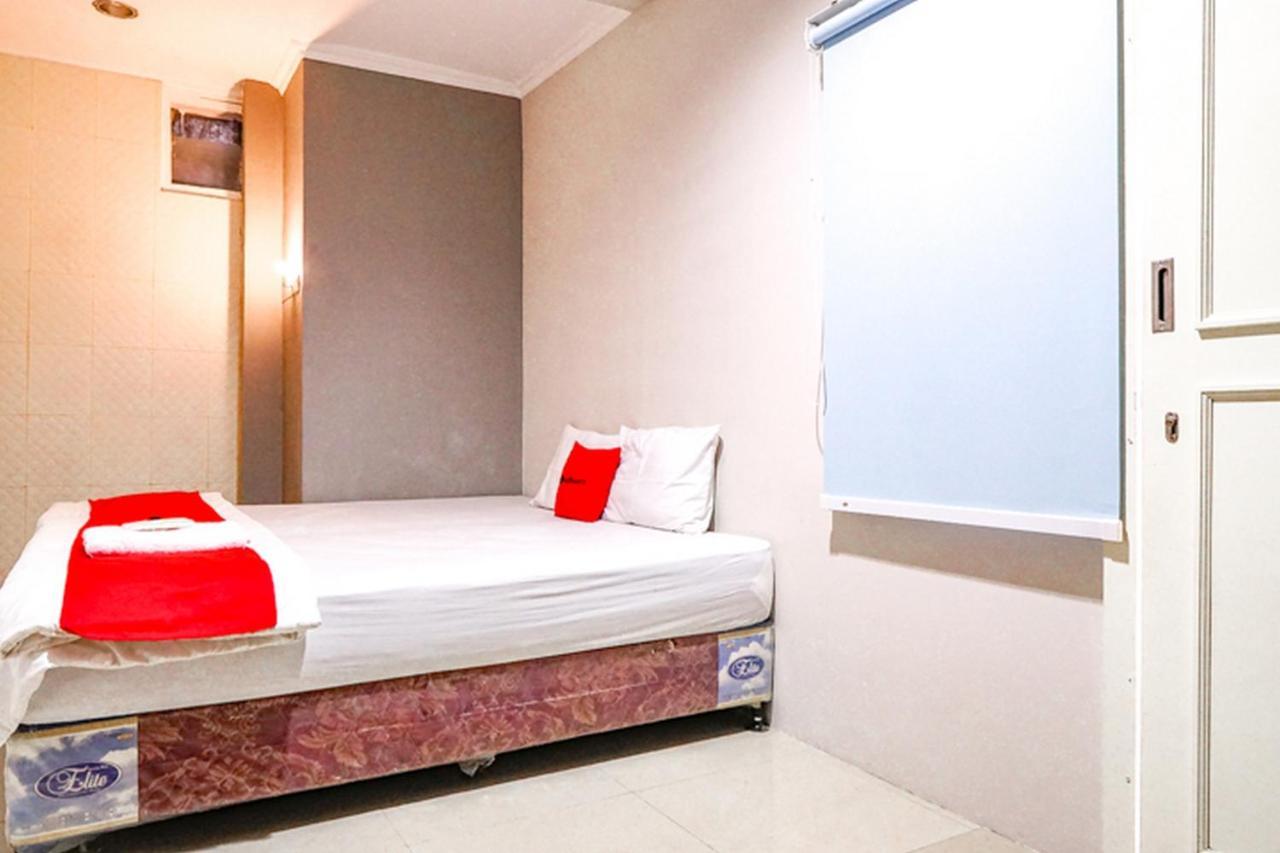 Hotel Reddoorz @ Citraland Sorabaya Extérieur photo